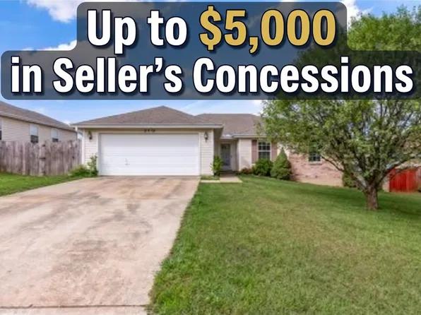 215 Elizabeth Dr, Huntsville, AR 72740
