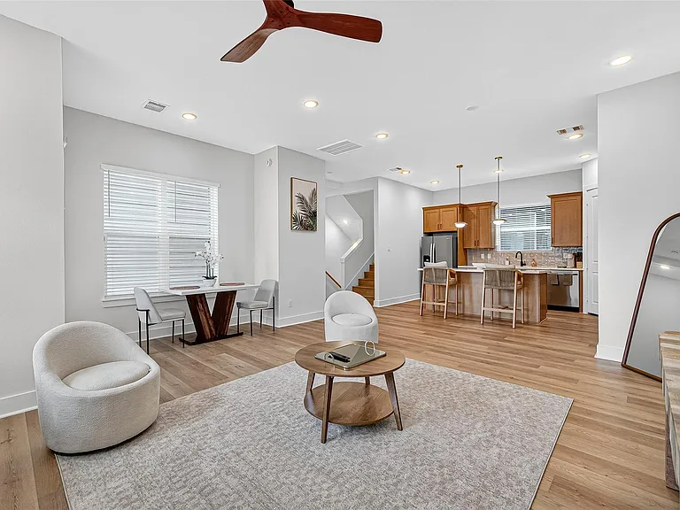 3315 Daphne St — Photo 12