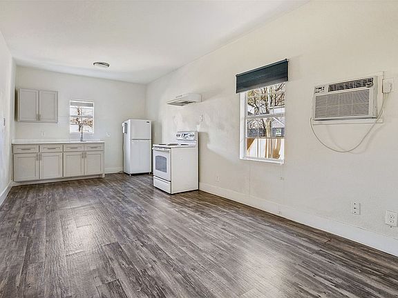 5th image of 735 W 10th St