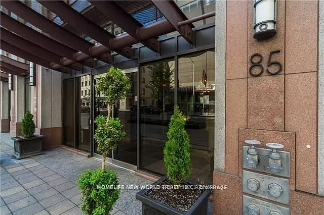 85 Bloor St E #411 — Photo 6