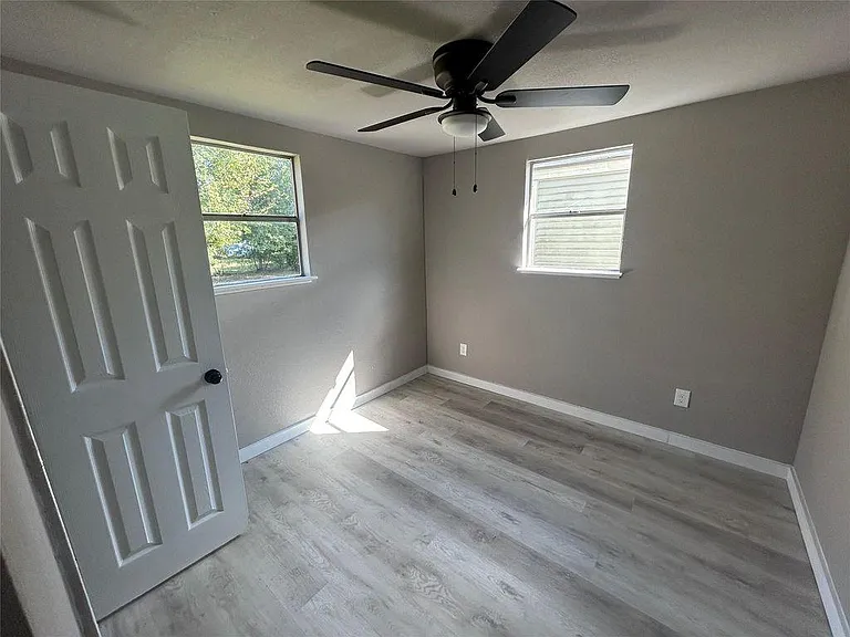 5734 Grant Ave — Photo 4