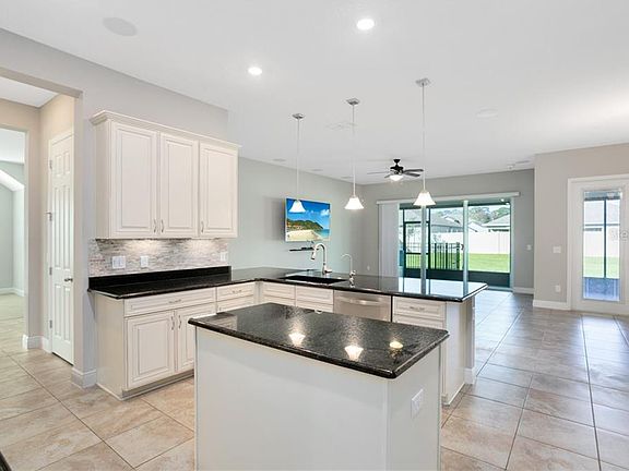 5th image of 835 Red Haven Ln
