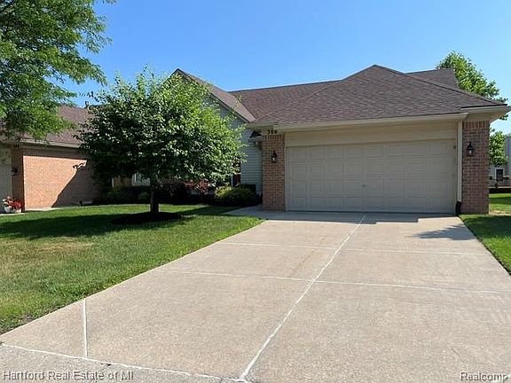 2nd image of 386 N Oak Dr