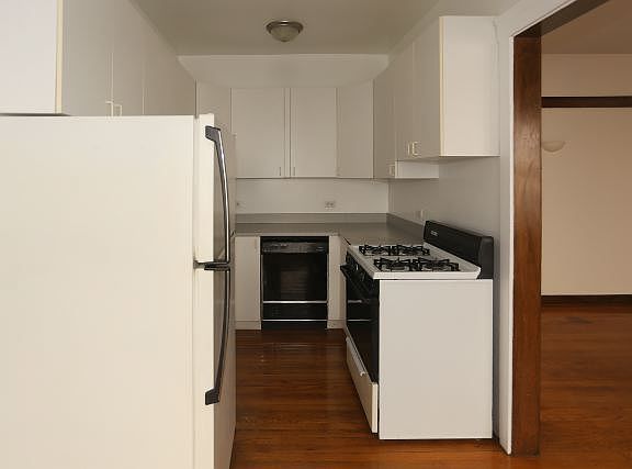 2nd image of 816 W Waveland Ave APT 5