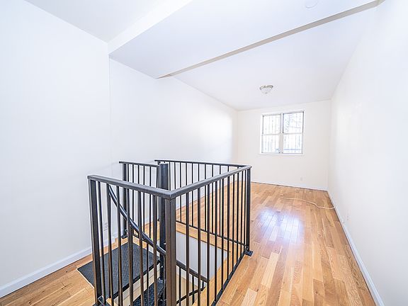4th image of 543 Kosciuszko St APT 1B