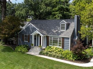 4432 Tomahawk Rd, Prairie Village, KS 66208