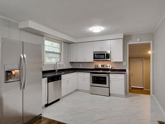 4th image of 5019 Collinwood Dr