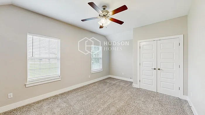 318 E Lake St — Photo 15