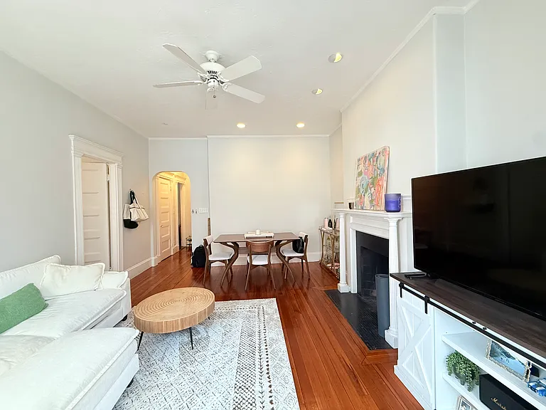 30 Peterborough St #29 — Photo 5