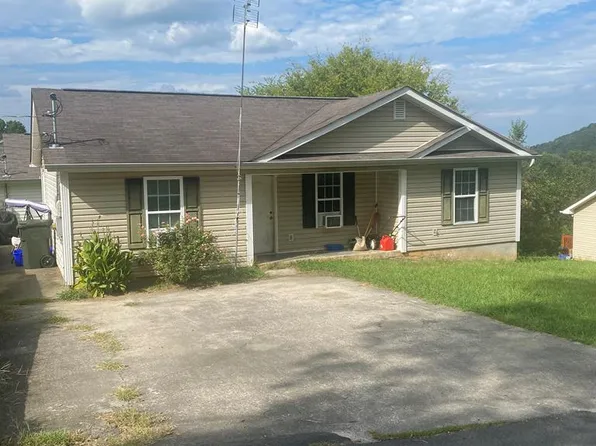 1092 Helton St, Dalton, GA 30720