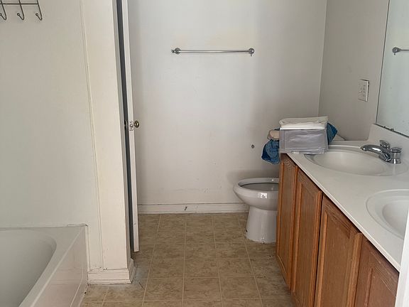 2nd image of 502 Saint Thomas Dr