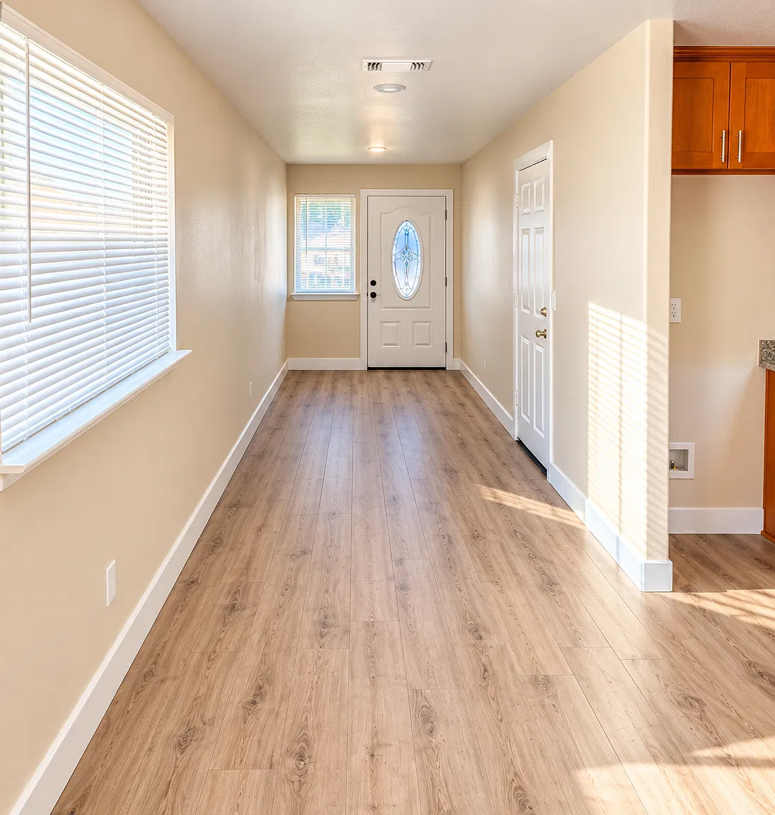 3 bed, 1250 sqft, $2,400 — Photo 2