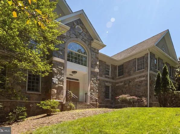 7009 Persimmon Tree Rd, Bethesda, MD 20817