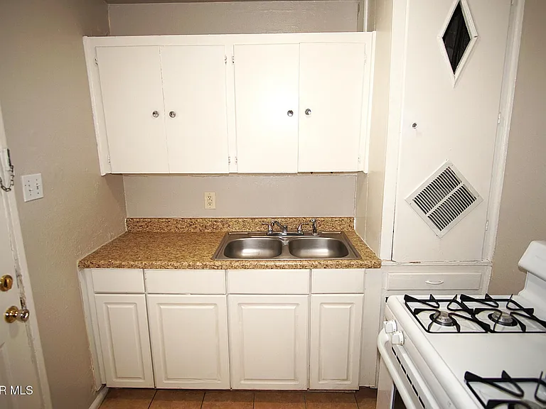 1317 Saint Johns Dr #6 — Photo 6
