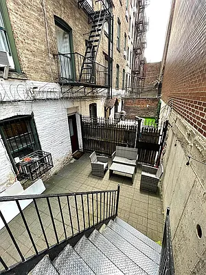 Rented by LJ Sloane Management | media 28