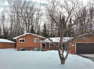 321 Shorewood Dr, International Falls, MN 56649