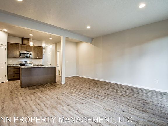 5th image of 5835 NE 56th Pl
