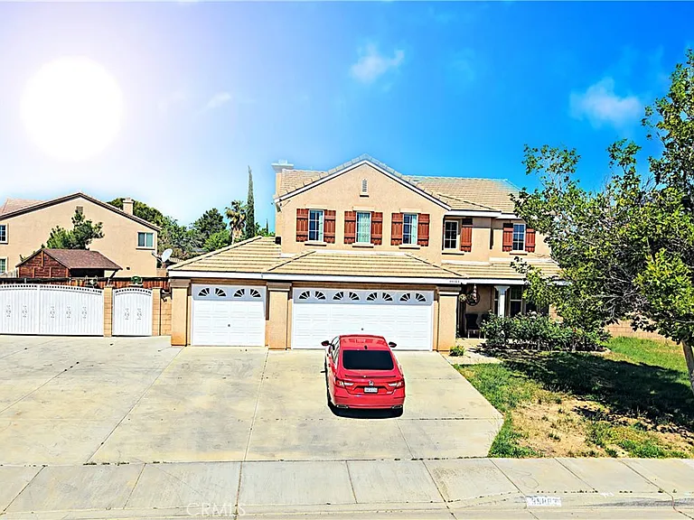 39883 Penina Way — Photo 3