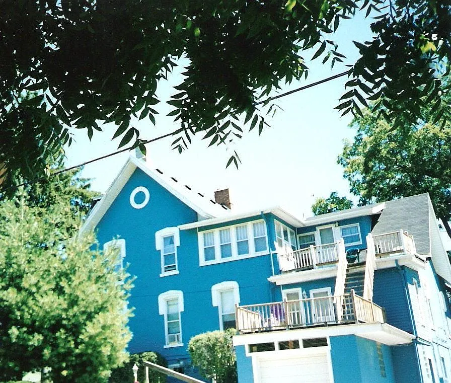 Building Photo - 117 Fairbrook St #2