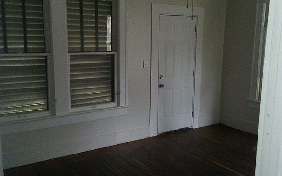 5th image of 415 W King Ave