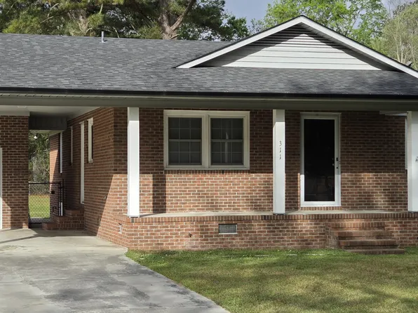 311 N Cumberland St, Wallace, NC 28466