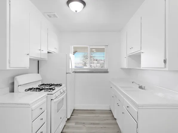 Shelfield Apartments, 5800 Fair Oaks Blvd #5e3974875, Carmichael, CA 95608