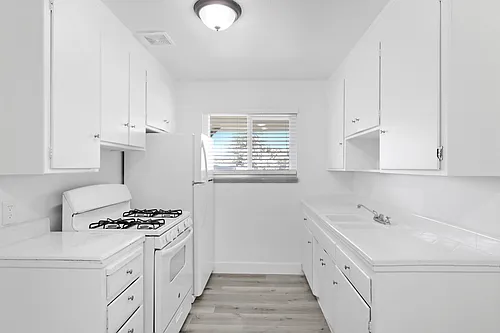 Shelfield Apartments Photo 1