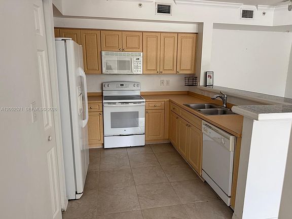 3rd image of 6861 SW 44th St APT 205