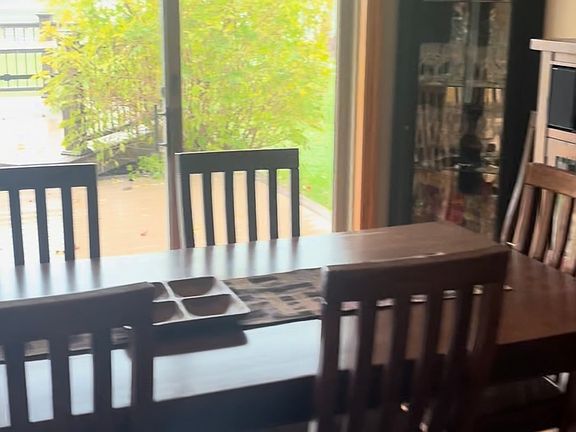 Kitchen Dining Area