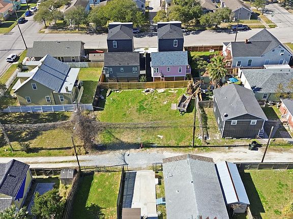 2nd image of 1114 30th St Lot 3