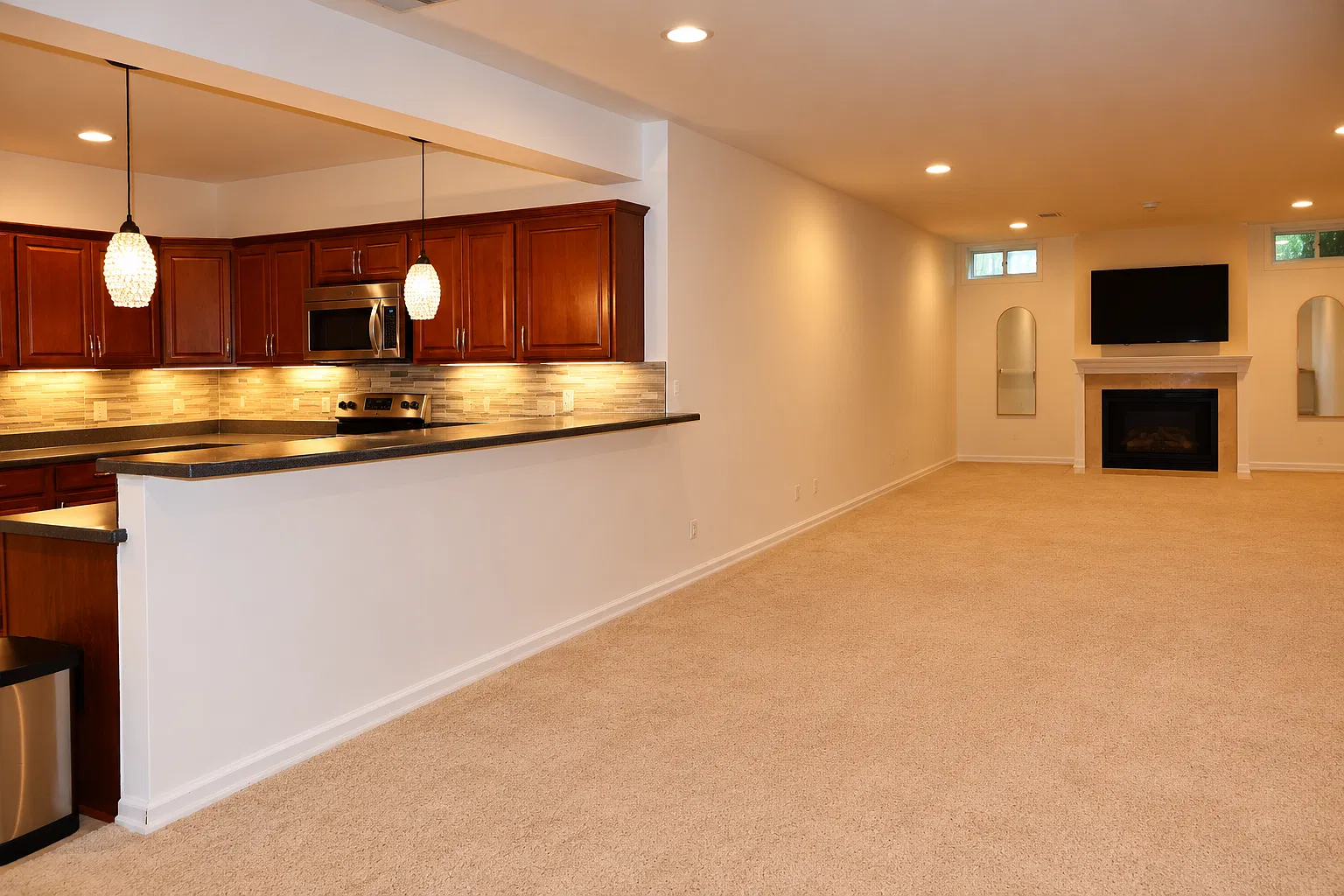 2 bed, 1800 sqft, $2,600 — Photo 2