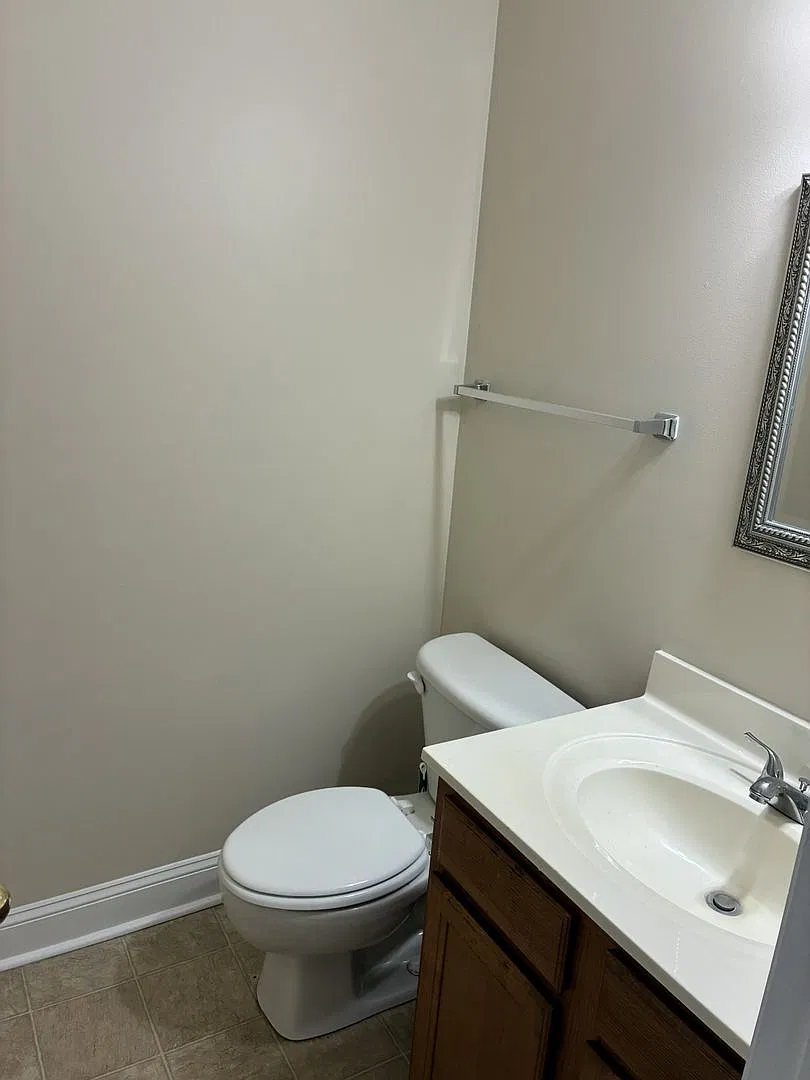 re2102m — Photo 3