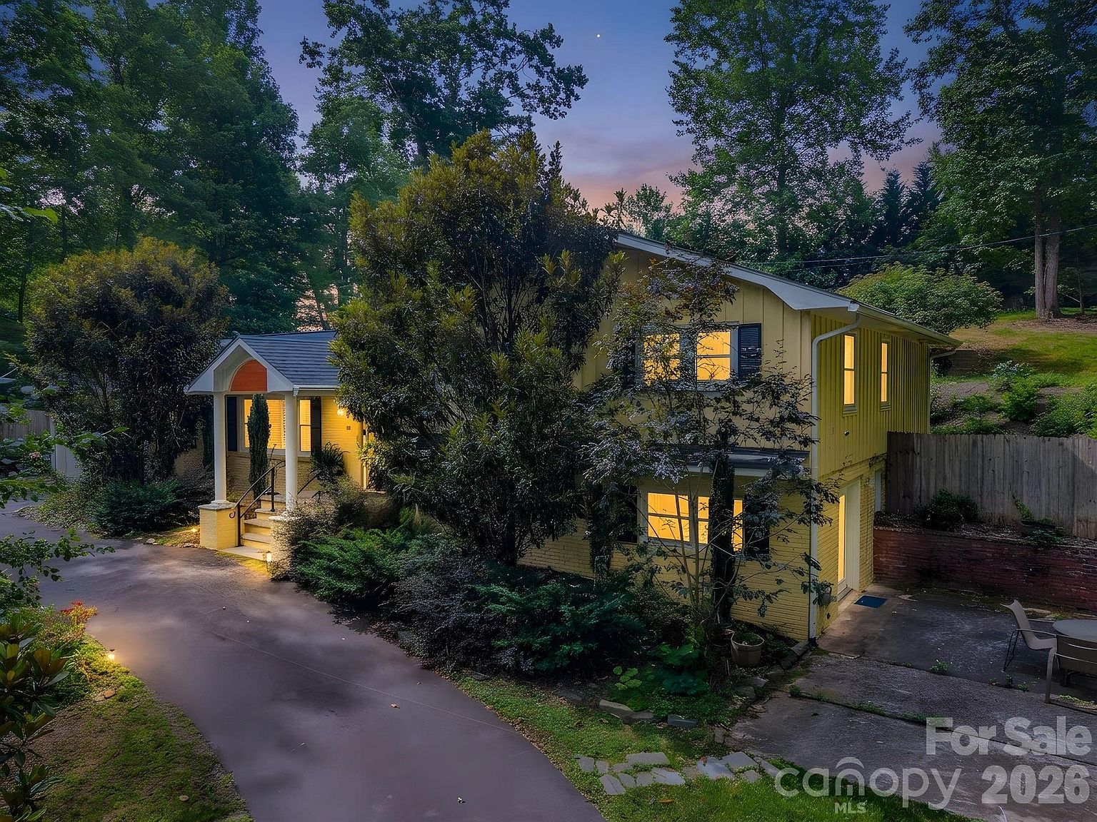 111 Dogwood Dr