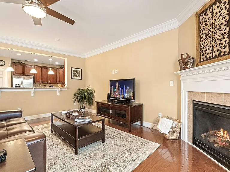 10400 Rosegate Ct #201 — Photo 22