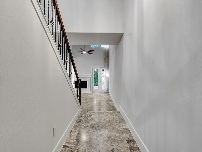 656 N Eldridge Pkwy — Photo 4
