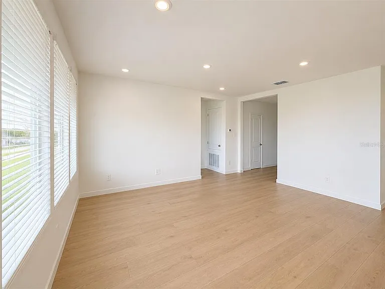 644 Ruth Ave — Photo 9
