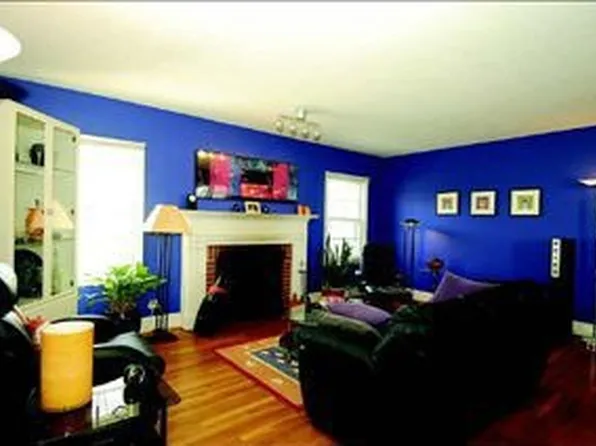 832 Palm Dr, Winston Salem, NC 27106