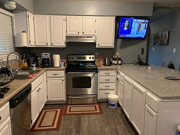 5th image of 3302 Sue Cir SE