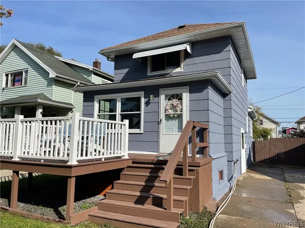 102 Pine St, Lackawanna, NY 14218