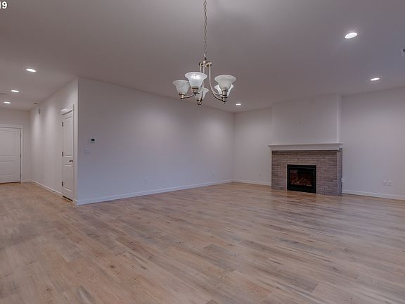 3rd image of 1121 NE 14th Way Lot 40