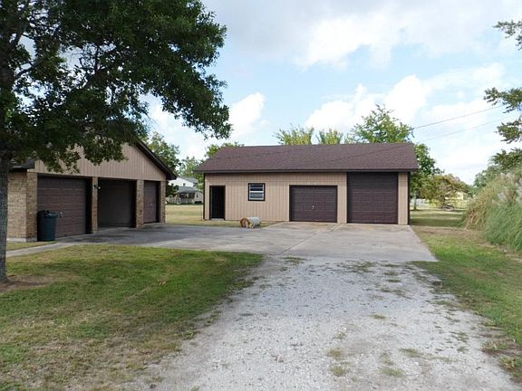 2nd image of 1902 County Road 696b