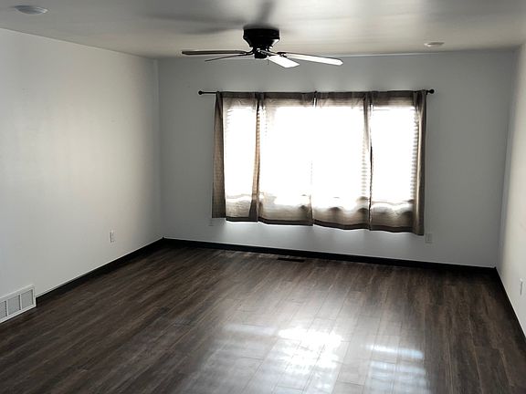 4th image of 1114 1/2 W 9th St #1