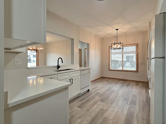 5th image of 8237 W Auburn Ln