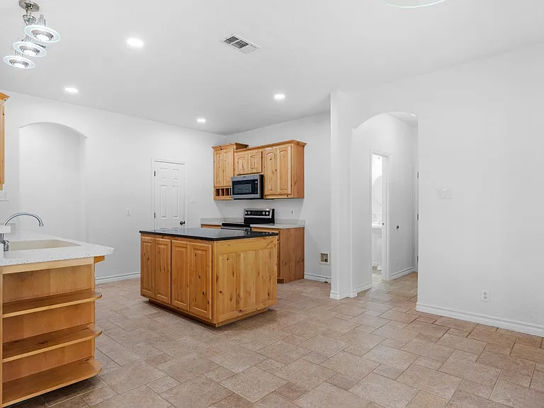 10808 Dedeke Dr — Photo 9