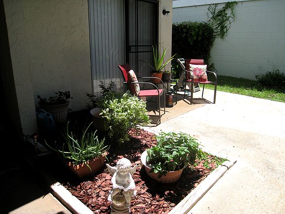 5th image of 10705 Meadowglen Ln