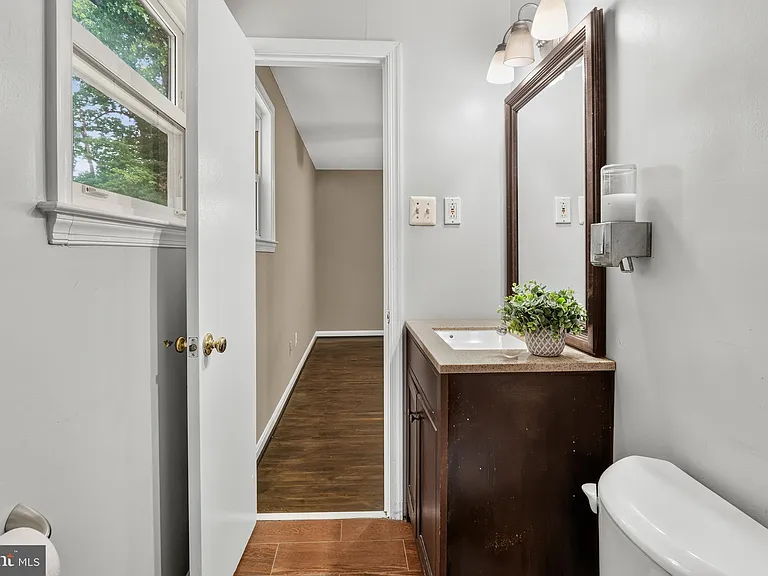 7708 Viceroy St — Photo 25
