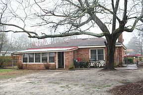 3rd image of 190 Garvin Dr