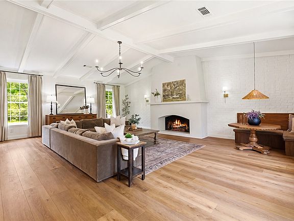 4th image of 3613 Sunnybrook Ln
