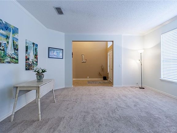 5th image of 144 Newport Dr