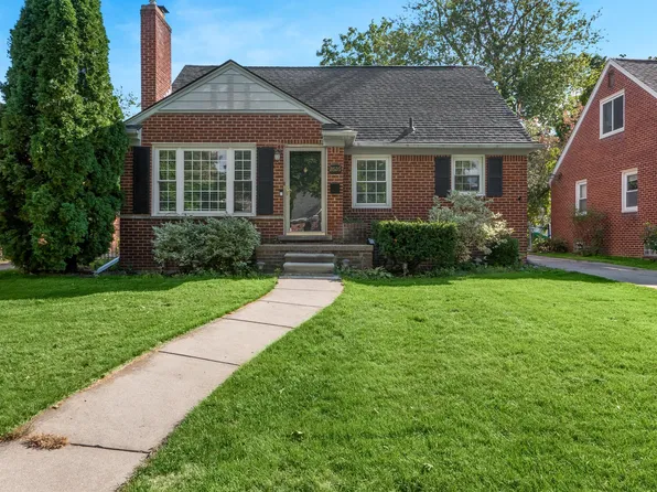 2626 Windemere Rd, Birmingham, MI 48009